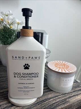 SAND+PAWS Oatmeal & Almond Dog Shampoo & Conditioner - White